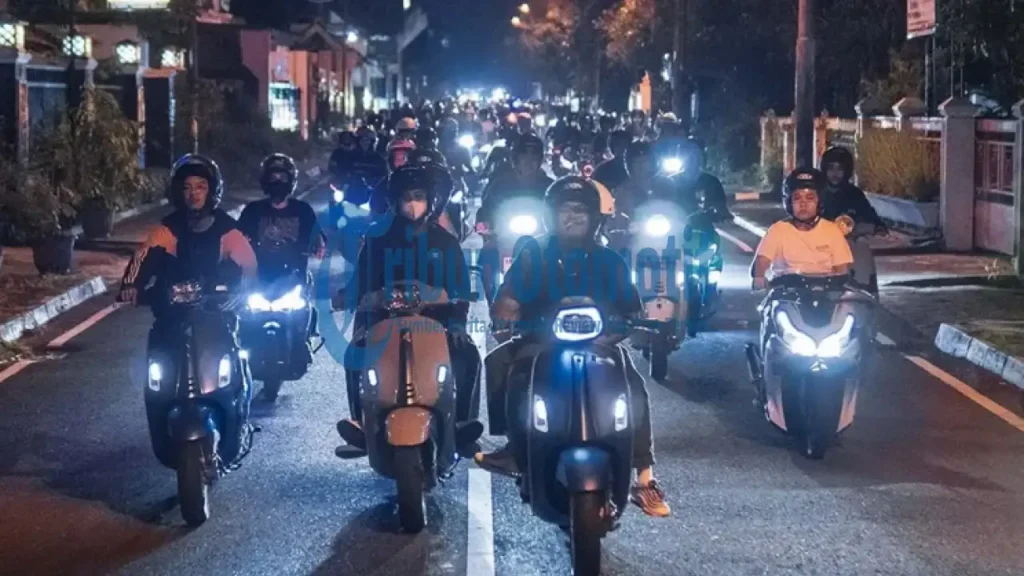 Beragam Safety Riding Kit yang Wajib Dimiliki Rider Saat Berkendara di Malam Hari