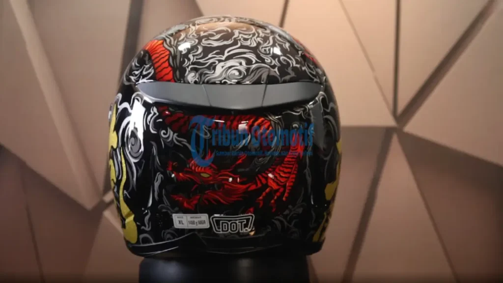 Tampilan Belakang Helm