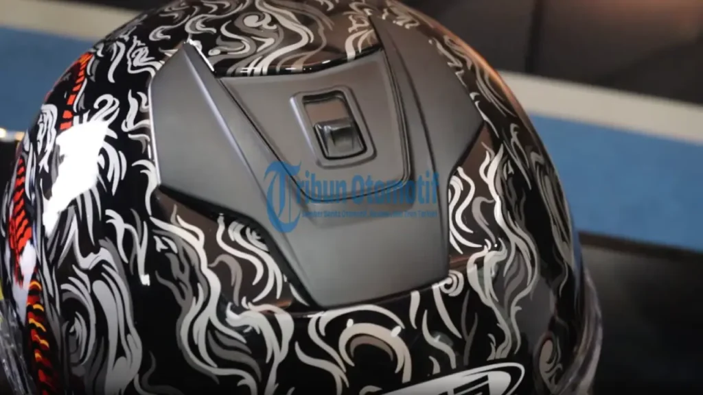 Detail Helm Zeus ZS822B Motif SNI + DOT Harga Rp 900 Ribu