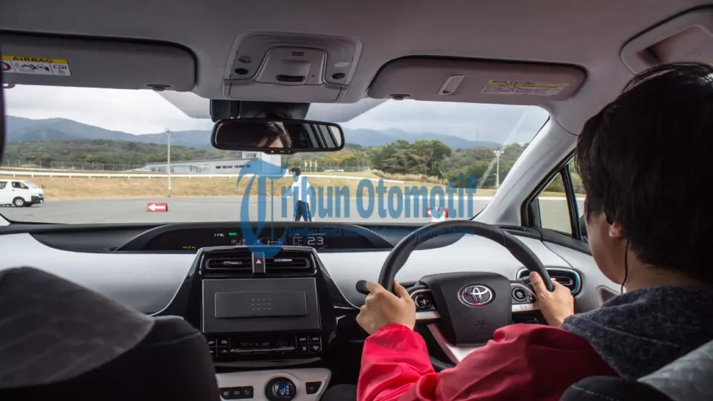 Kenapa Posisi Stir Mobil untuk Indonesia Ada di Sebelah Kanan_