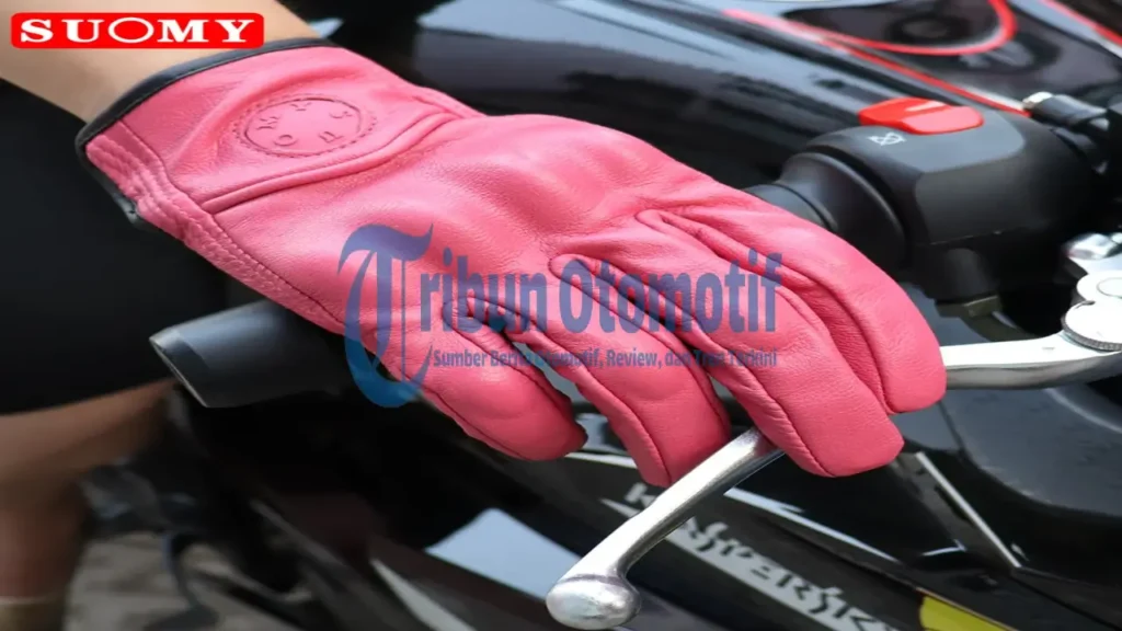 Kenapa Suomy Lady Pink Selalu jadi Sarung Tangan Full Finger Pilihan Banyak Lady Bikers?