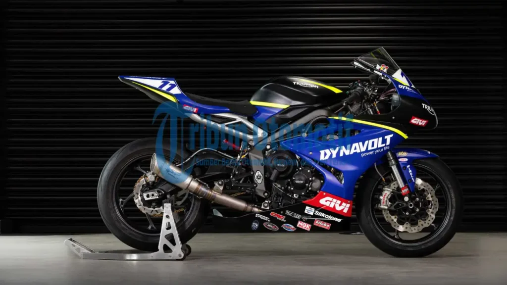 Keunggulan Utama Triumph Street Triple 765 RS: Tampilan Stylish Performa Mesin Agresif