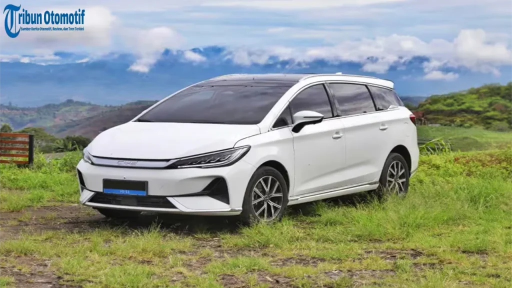 List Harga Baru BYD M6: Mobil Listrik Terpopuler di Indonesia 2025