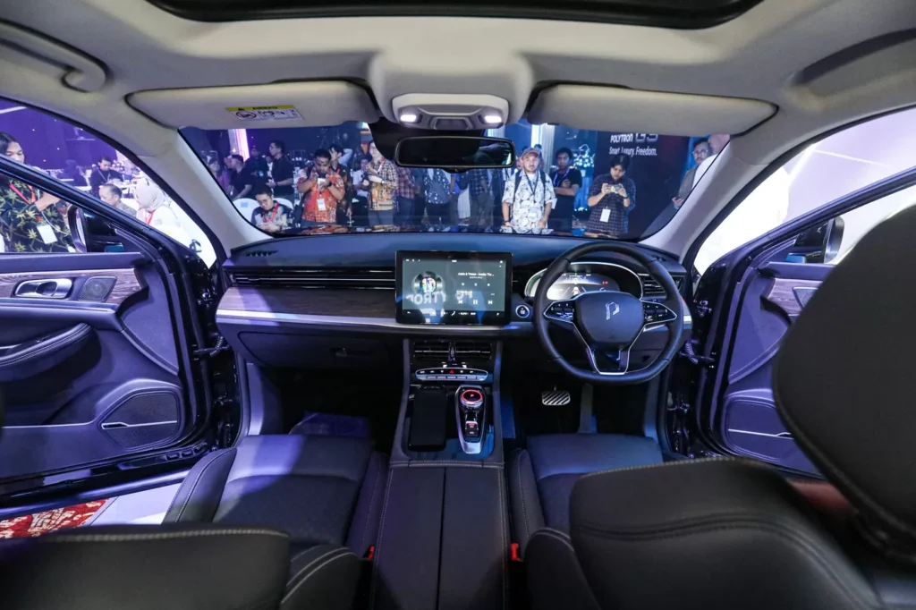 Interior Mobil Polytron G3