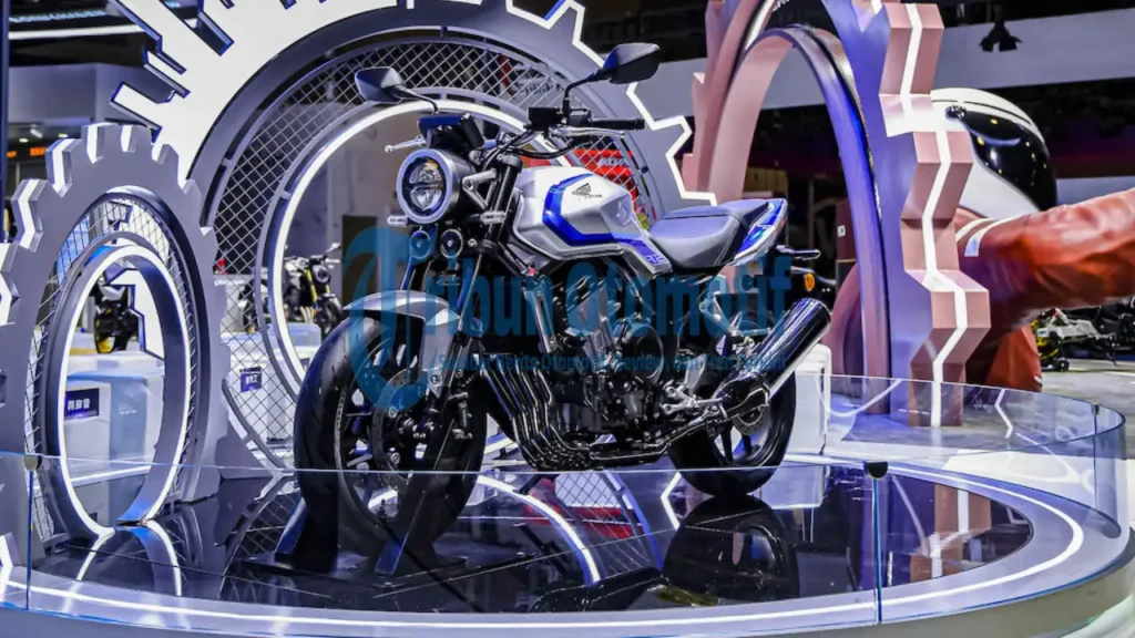 Tampilan Gahar Honda CB500 Super Four Curi Perhatian