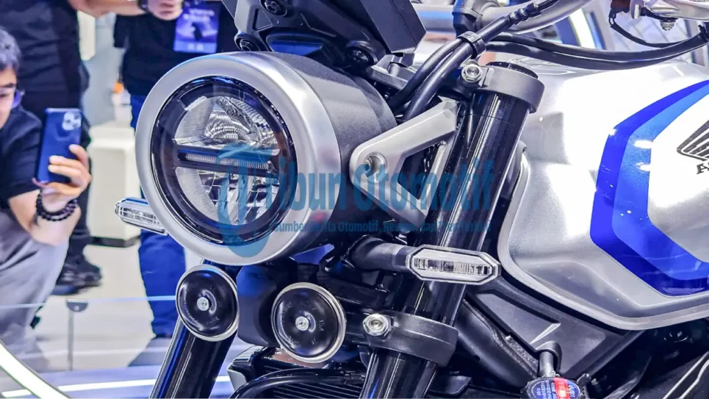 Tampilan Gahar Honda CB500 Super Four Curi Perhatian