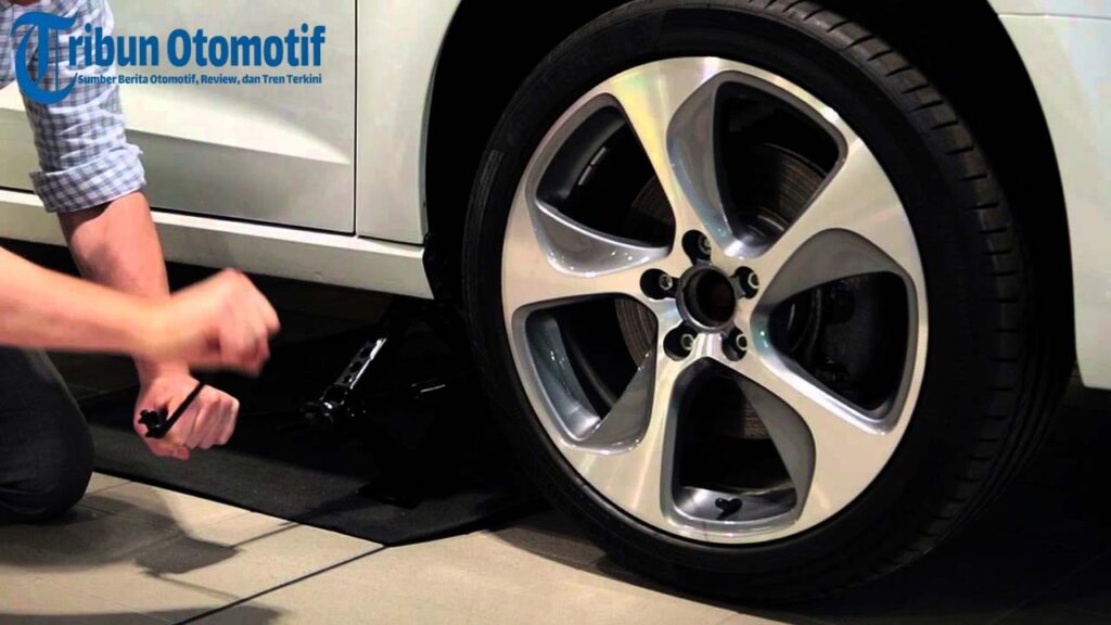 Rahasia Ban Awet: Begini Cara Tepat Rotasi Ban Mobil FWD