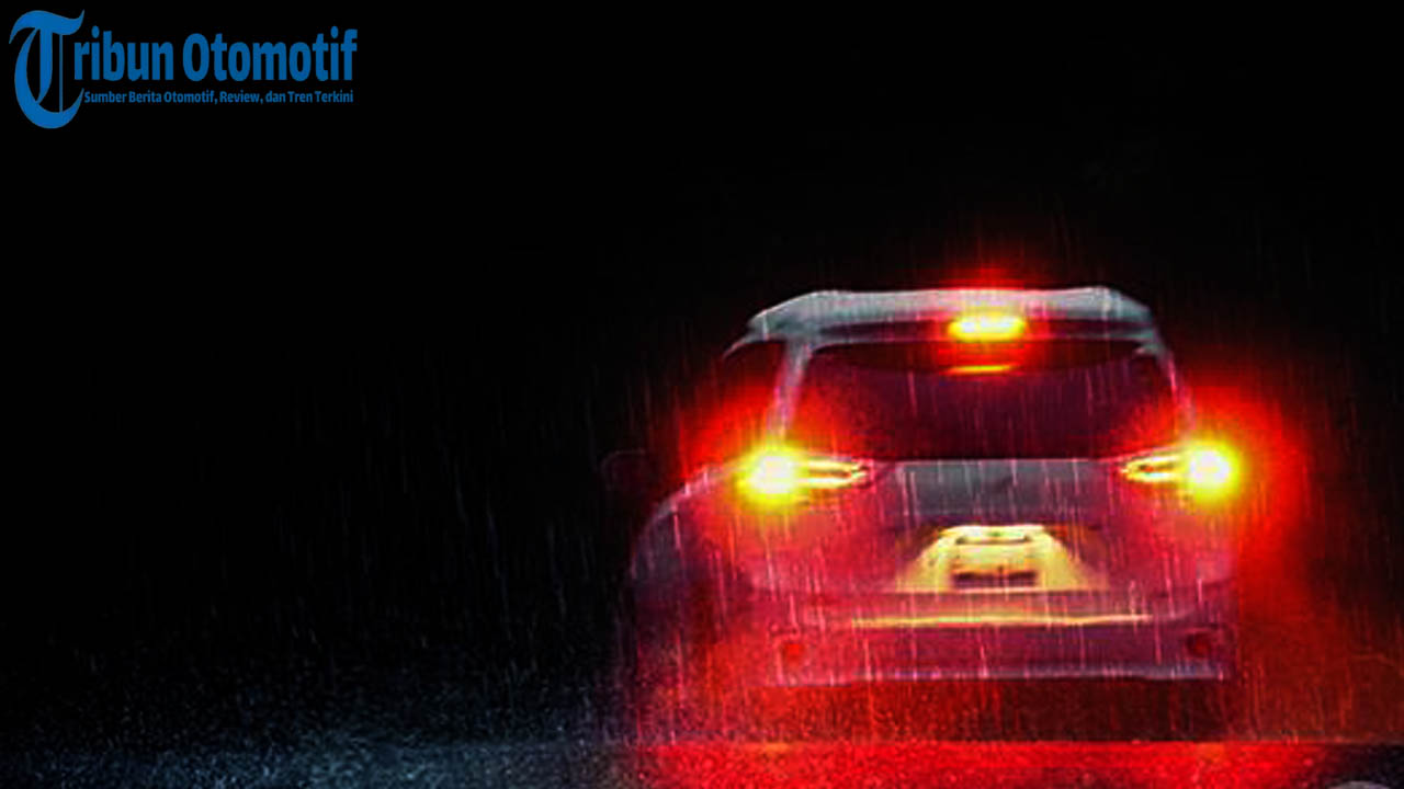 Lampu Hazard Mobil: Penyelamat di Saat Darurat, Tapi Berbahaya Jika Salah Pakai