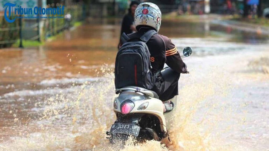 Langkah Menyelamatkan Motor yang Terendam Banjir