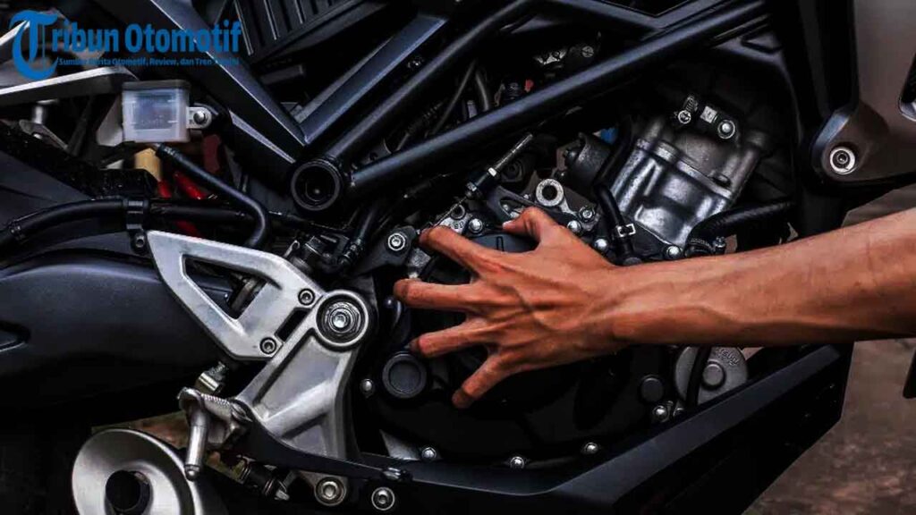 Kupas Tuntas Perbedaan Mesin Motor Matic dan Manual
