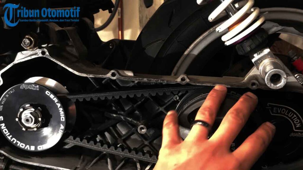 Kupas Tuntas Perbedaan Mesin Motor Matic dan Manual
