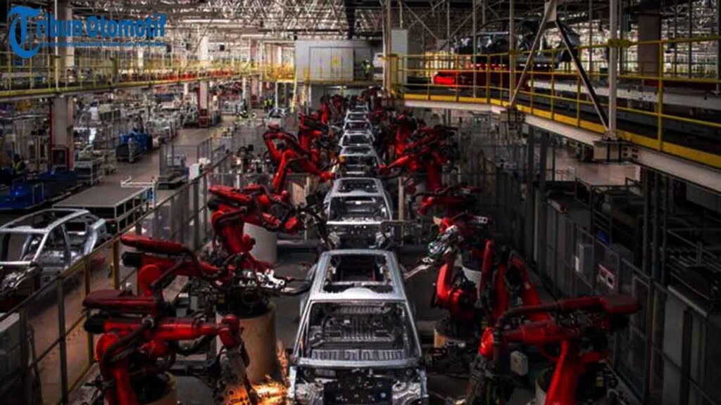 Jalanan Indonesia Bikin Produsen Mobil Putar Otak