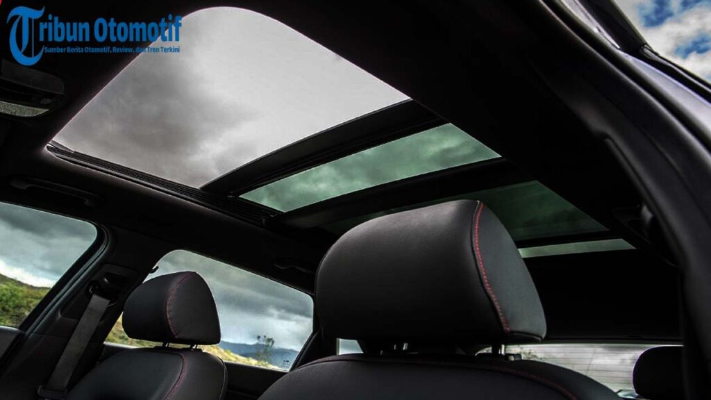 Fungsi Sebenarnya Sunroof Mobil yang Jarang Diketahui