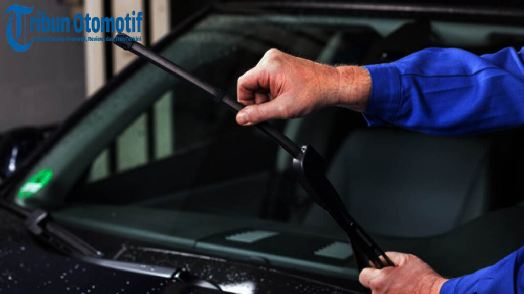 Wiper Beam atau Hybrid, Mana yang Lebih Andal