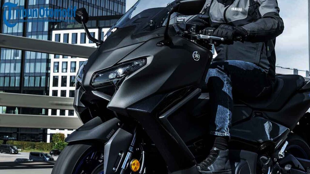 Yamaha TMAX Tech Max 2025 Hadir dengan Teknologi Canggih dan Kenyamanan Premium