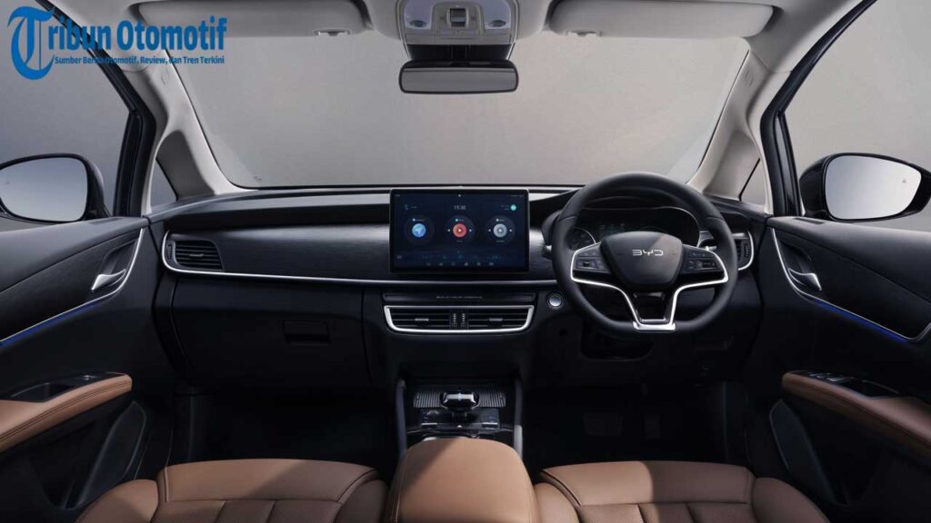 Jarak Tempuh 530 Km — Inilah Keunggulan BYD M6 di Indonesia