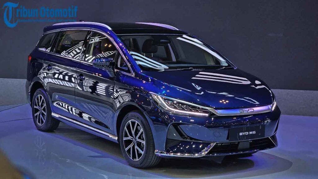 Jarak Tempuh 530 Km — Inilah Keunggulan BYD M6 di Indonesia